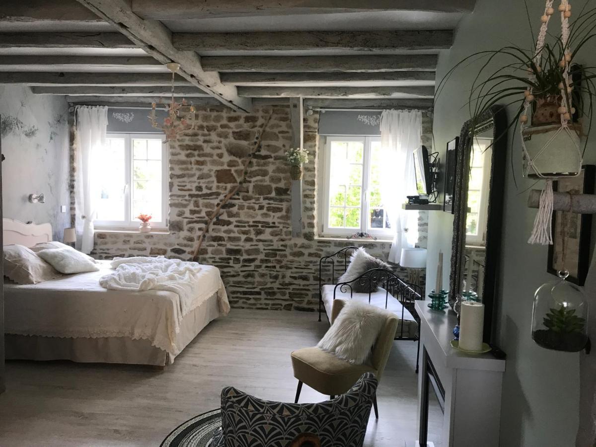 LA PETITE OIE La chambre des TISSERANDS Ménil-Hubert-sur-Orne Extérieur photo